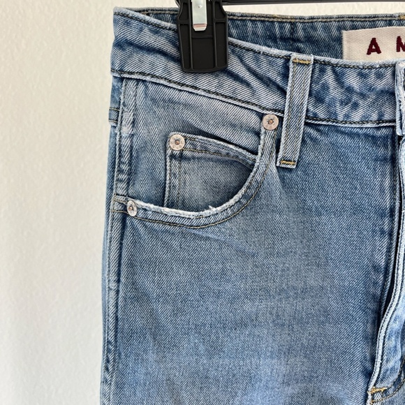 AMO | Luxury Denim Bella Cropped Straight-Leg Jean in Baby Blues | Size 25 - Picture 3 of 11